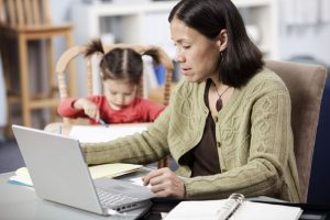 Advantage of Online Courses for Full Time Moms